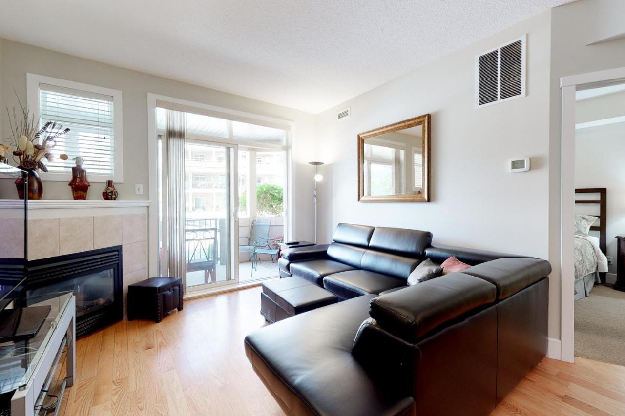 Sunset Waterfront Resort By Discover Kelowna Resort Accommodations Екстер'єр фото