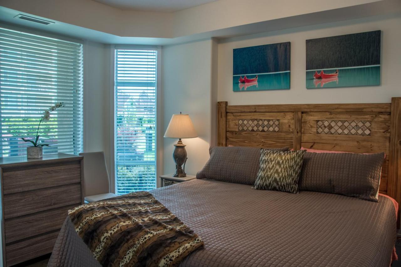 Sunset Waterfront Resort By Discover Kelowna Resort Accommodations Екстер'єр фото