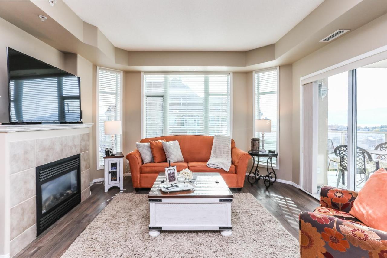 Sunset Waterfront Resort By Discover Kelowna Resort Accommodations Екстер'єр фото